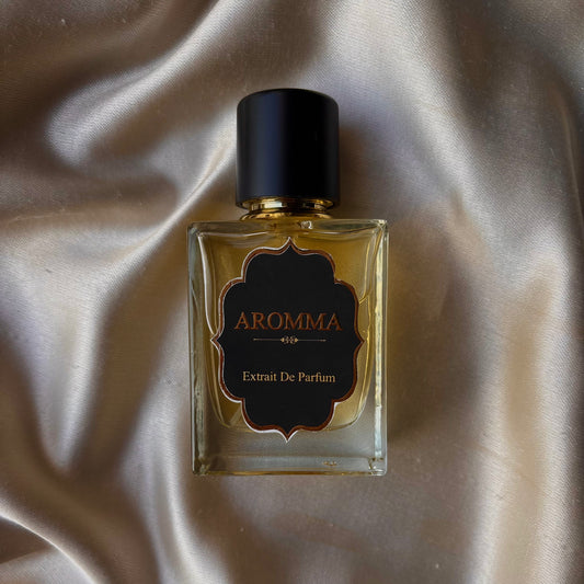 AMBER ROSE OUD